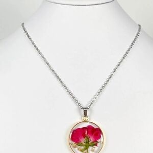 Elegant Gold and Pink Floral Pendant Necklace